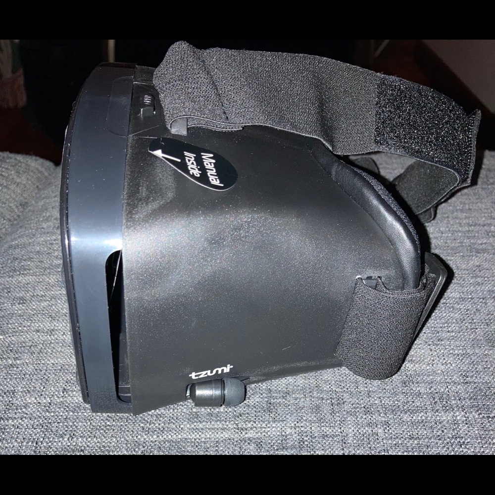 Virtual reality smartphone headset. - Picture 2 of 10